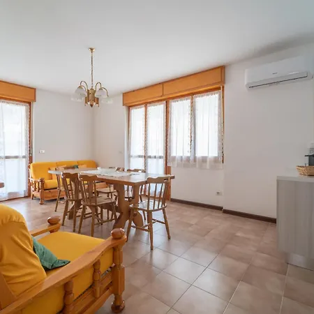 Carbonia 38 Apartment *