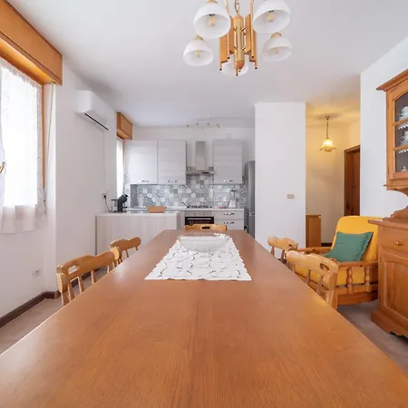 Carbonia 38 Apartament *